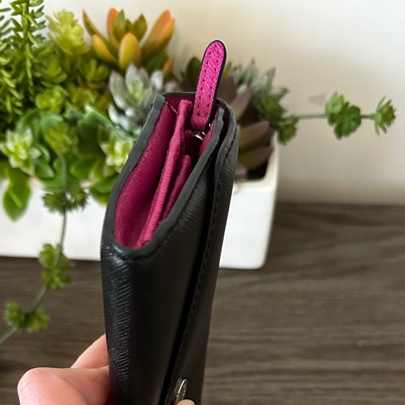 MICHAEL Michael Kors Black w/ Magenta Pink Saffiano Leather Zip Wallet - Picture 10 of 11